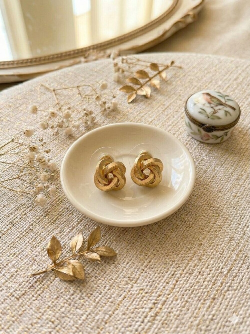 Gold Tone Knot Stud Earrings Intertwined Circle Statement Earrings